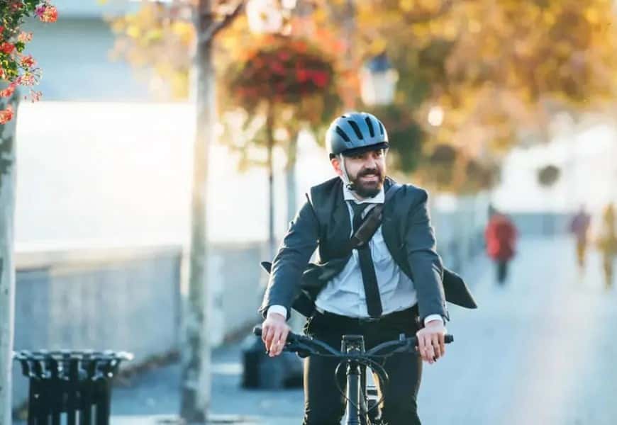 Man biking with an helmet