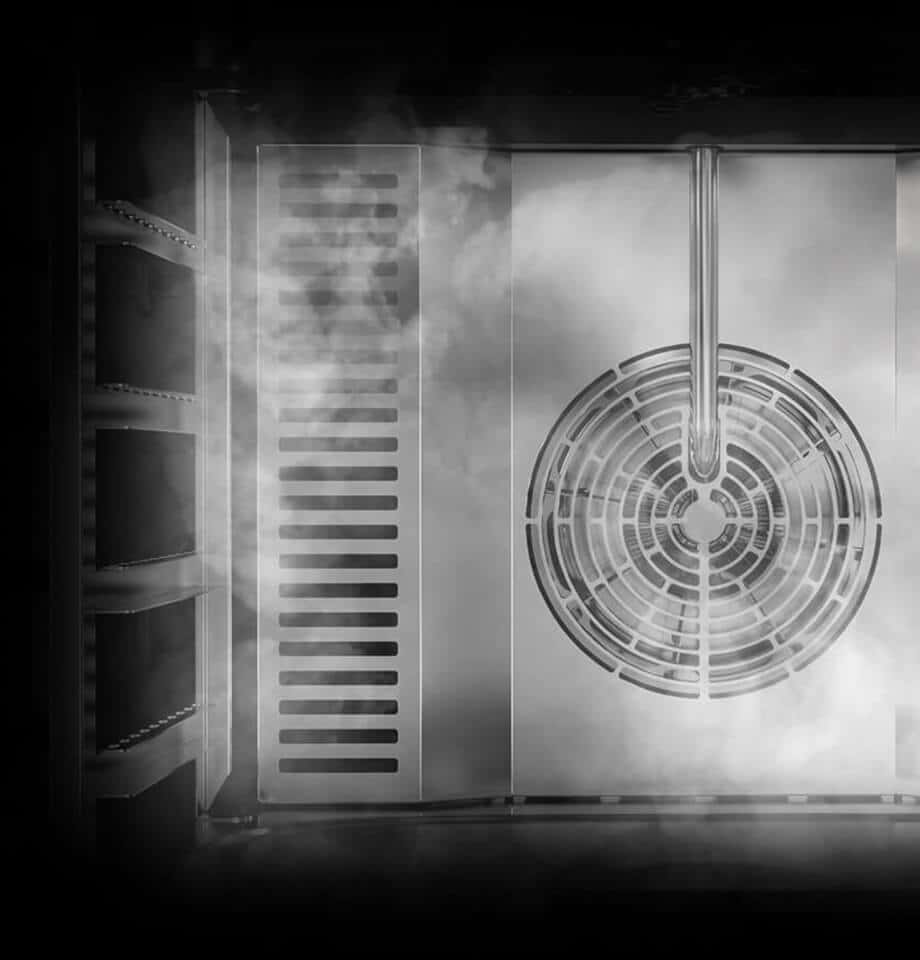 Cooking chamber with steam