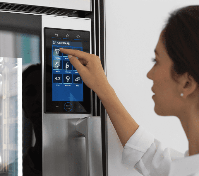 Il display touchscreen di SuperOven è un perfetto centro di comando intelligente