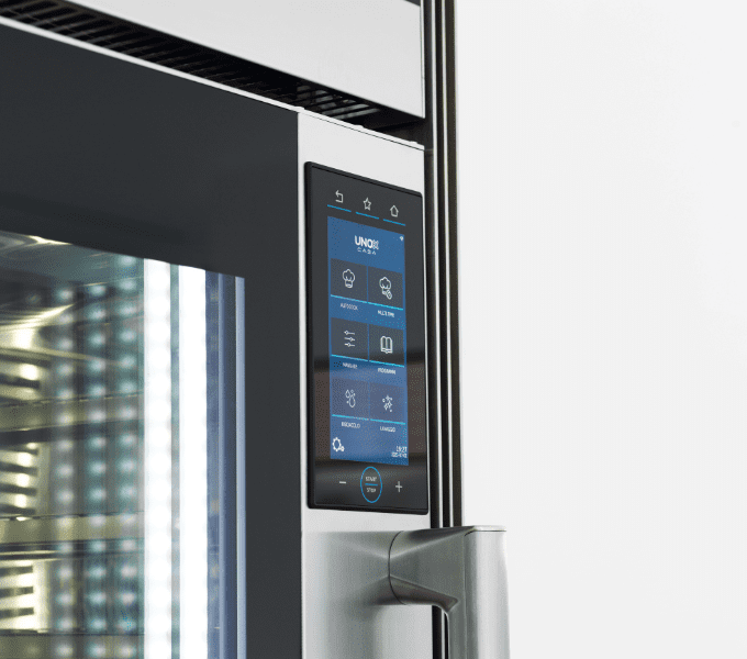 Il centro di comando intelligente di SuperOven: un intuitivo display touchscreen