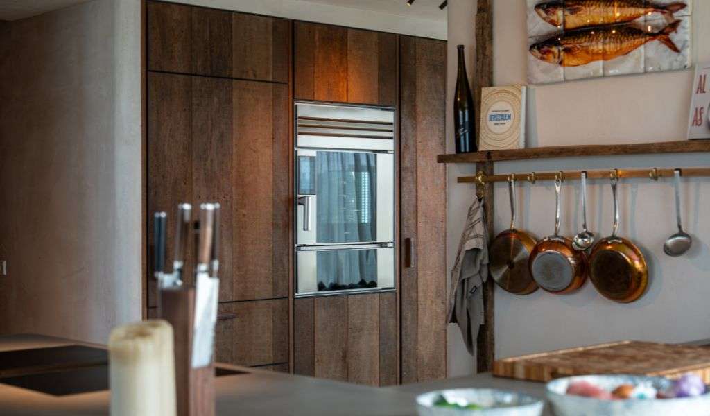 Unox Casa Model 1S en la cocina refinada y de inspiración rústica de Z Penthouse en los Países Bajos